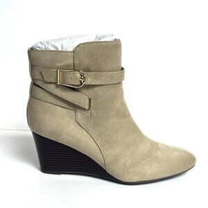Lifestride Women’s Gio Beige Wedge Ankle Bootie Size 7.5M